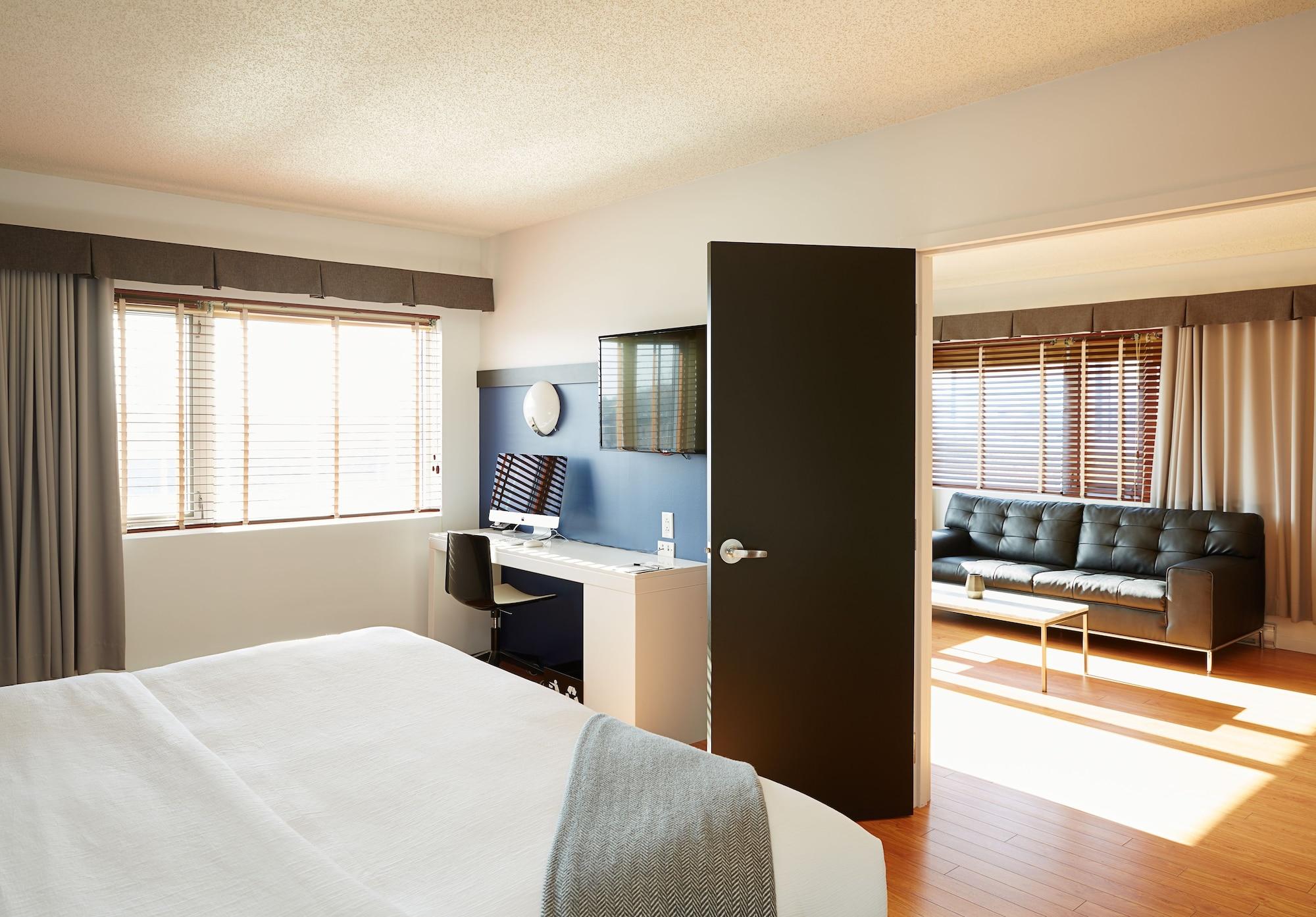 Le Dauphin Montreal-Longueuil Hotel Exterior photo